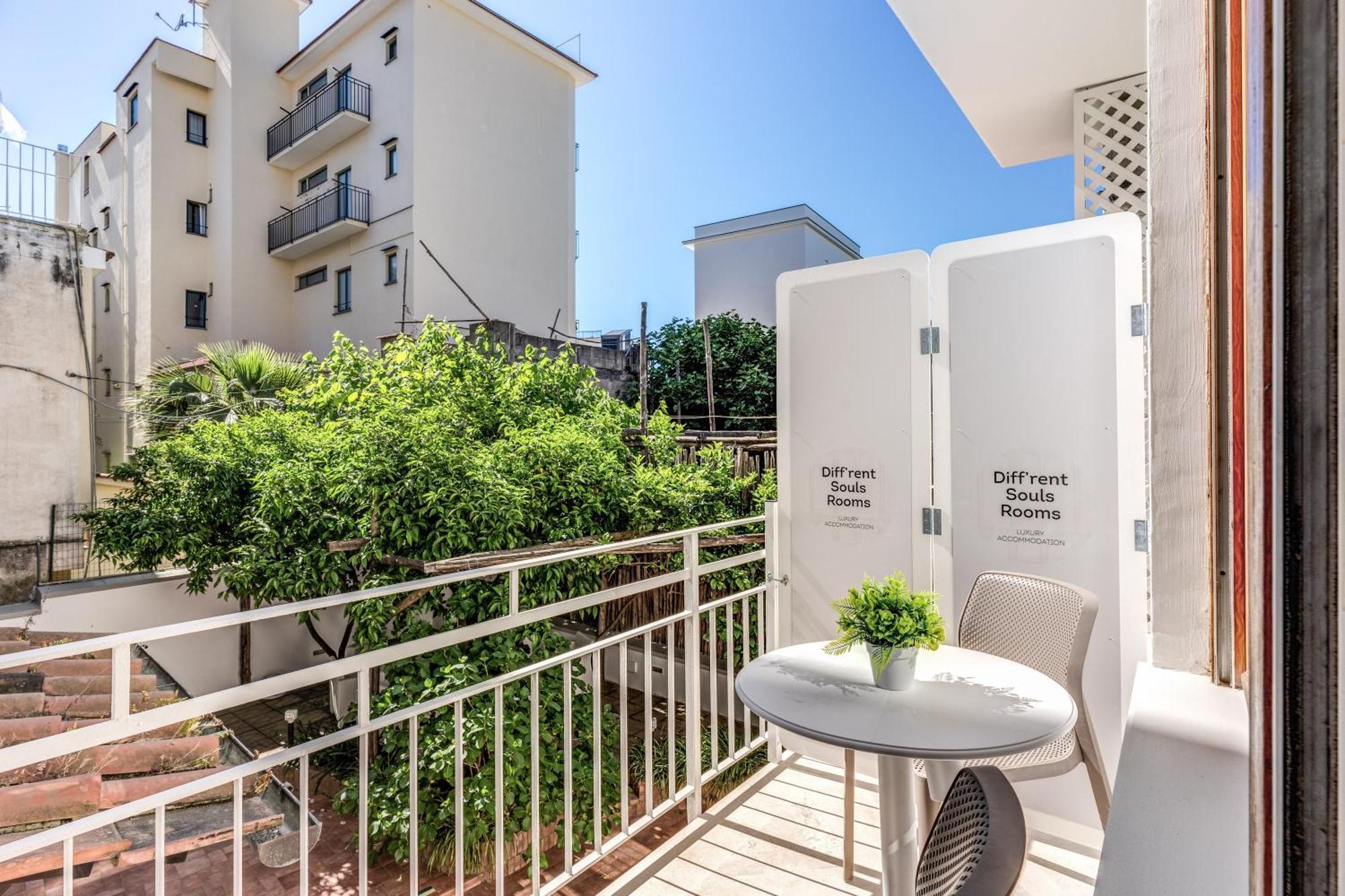 Diff'Rent Souls Rooms - Luxury Accomodation Sorrento Exterior foto